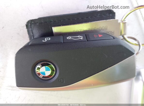 5UX13EU05S9Z16091 2025 BMW X5 Black Vista del salpicadero