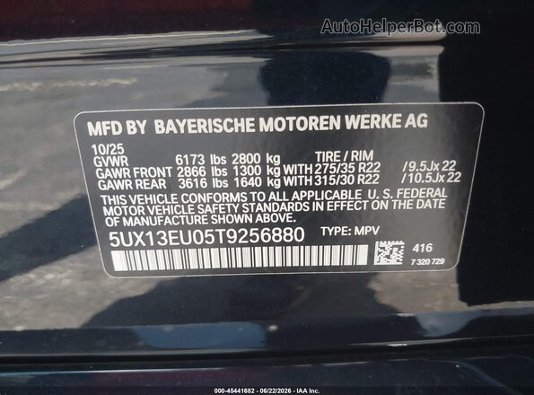 5UX13EU05T9256880 2026 BMW X5 Blue Widok komory silnika