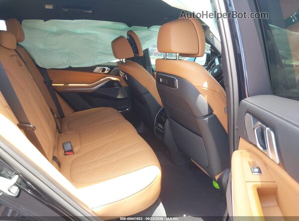 5UX13EU05T9256880 2026 BMW X5 Blue Widok naklejki z numerem VIN