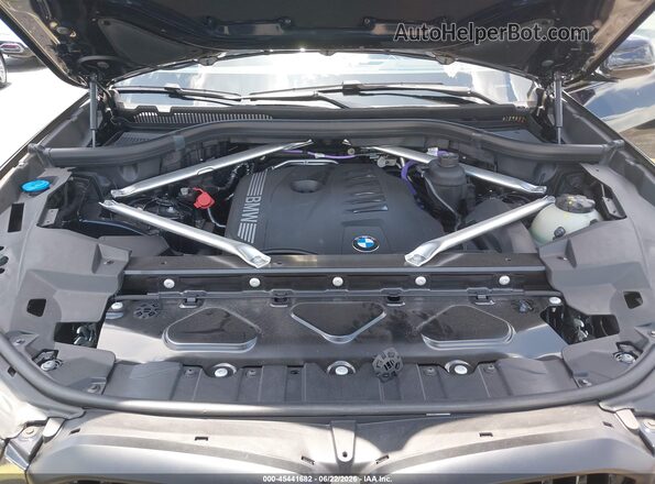 5UX13EU05T9256880 2026 BMW X5 Blue Widok z tyłu