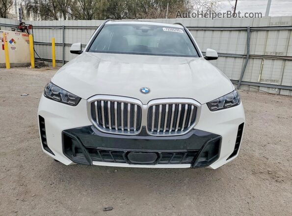 5UX13EU06T9052816 2026 BMW X5 White Vista frontal