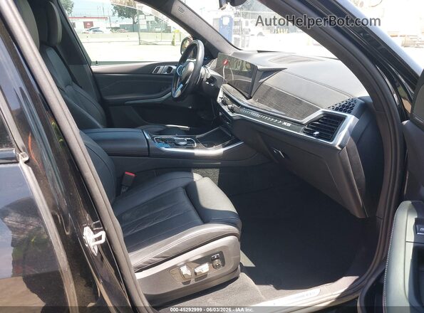 5UX13EU0XR9T35891 2024 BMW X5 Черный Вид салона спереди