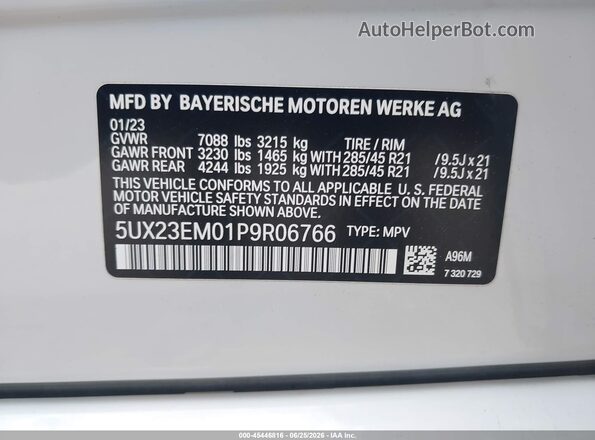 5UX23EM01P9R06766 2023 BMW X7 White Շարժիչի բաժամունքի տեսք
