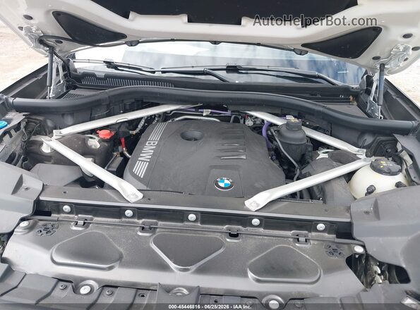 5UX23EM01P9R06766 2023 BMW X7 White Հետևի տեսք