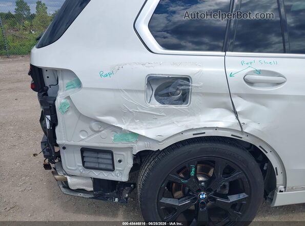 5UX23EM01P9R06766 2023 BMW X7 White Սարքավորումների վահանակի տեսք