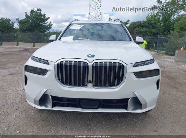 5UX23EM01P9R06766 2023 BMW X7 White Սալոնի հետևի տեսք