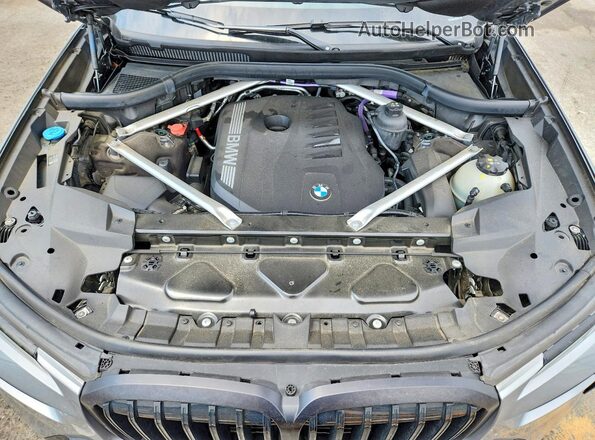 5UX23EM01R9S96838 2024 BMW X7 Gray ძრავის განყოფილების ხედი