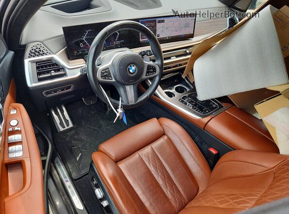 5UX23EM01R9S96838 2024 BMW X7 Gray წინა პანელის ხედი