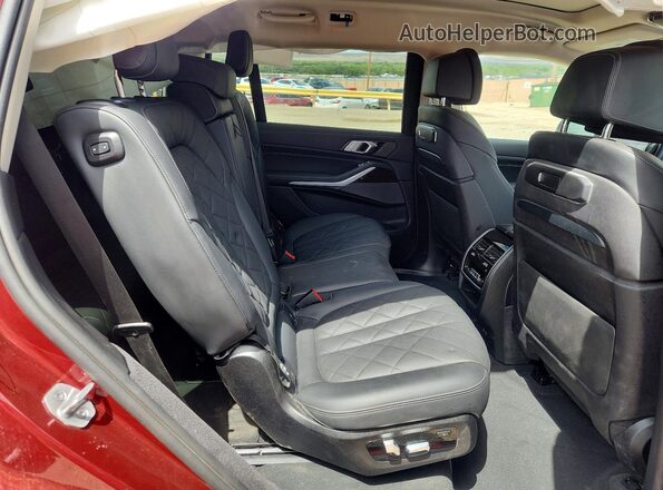 5UX23EM01T9030503 2026 BMW X7 Burgundy Vista interior trasera