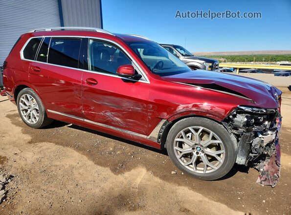 5UX23EM01T9030503 2026 BMW X7 Burgundy Delantero derecho