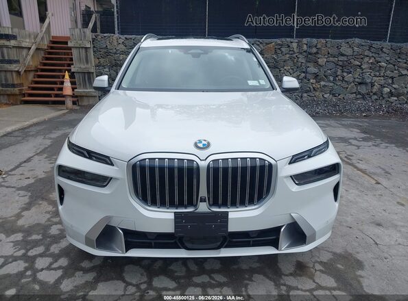 5UX23EM01T9106446 2026 BMW X7 White Widok zestawu wskaźników