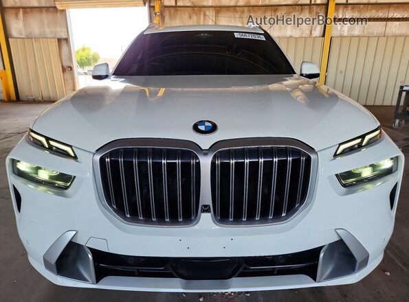 5UX23EM02R9S31495 2024 BMW X7 Белый Вид спереди