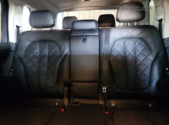 5UX23EM02R9S31495 2024 BMW X7 Белый Вид задних сидений