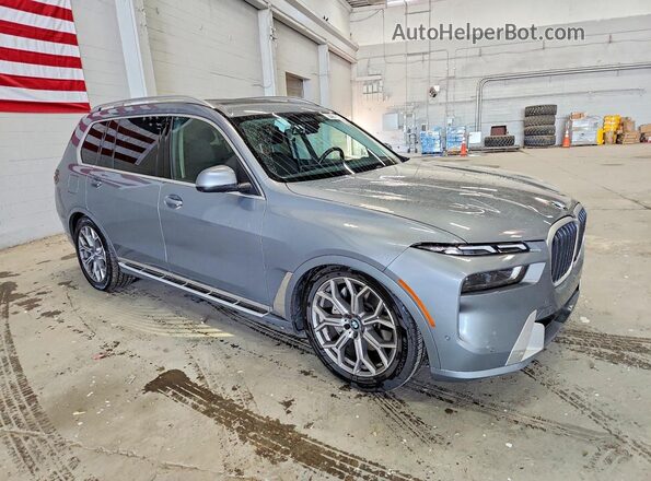 5UX23EM02S9Z25917 2025 BMW X7 Gray 