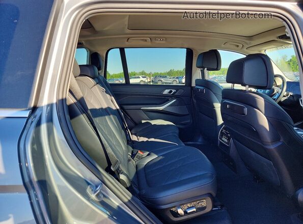 5UX23EM02S9Z25917 2025 BMW X7 Gray 