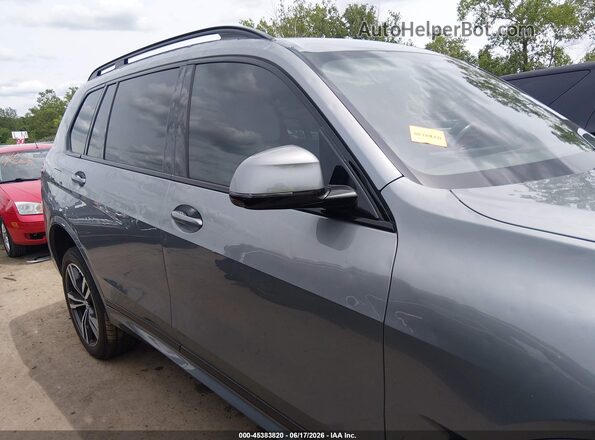 5UX23EM03P9S00897 2023 BMW X7 Gray უკანა სალონის ხედი