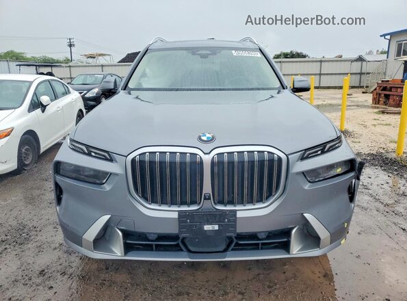 5UX23EM03S9W24587 2025 BMW X7 Gray Front view