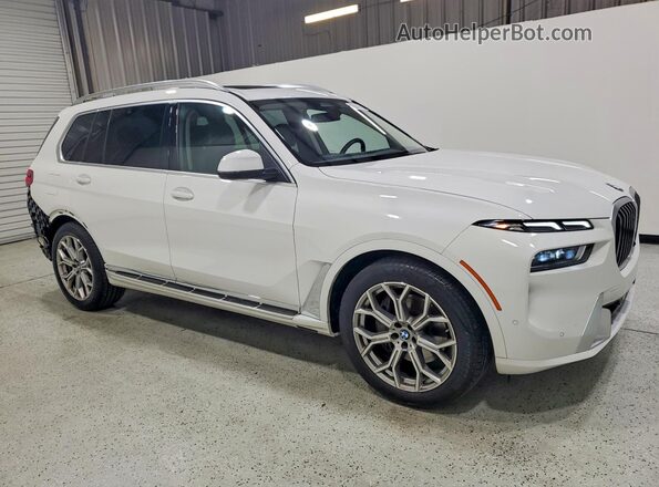 5UX23EM03T9068458 2026 BMW X7 White Առջևի աջ