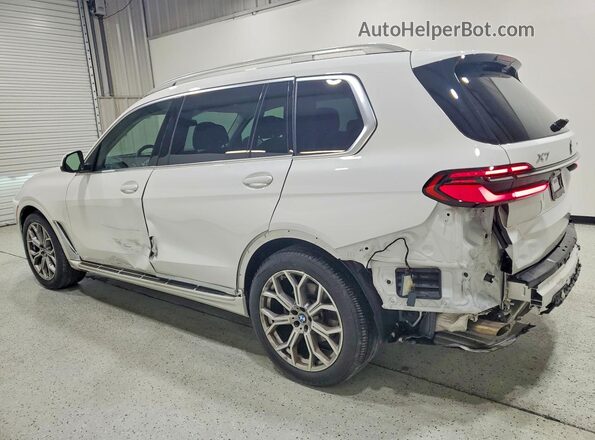 5UX23EM03T9068458 2026 BMW X7 White Հետևի ձախ