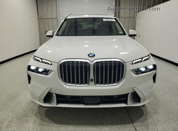 5UX23EM03T9068458 2026 BMW X7 White 