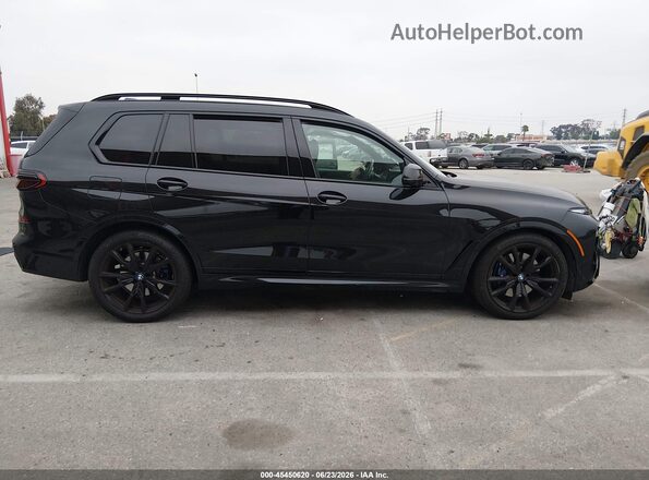 5UX23EM04R9V50607 2024 BMW X7 Black Вид задньої частини салону