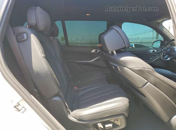 5UX23EM05P9P84249 2023 BMW X7 White 