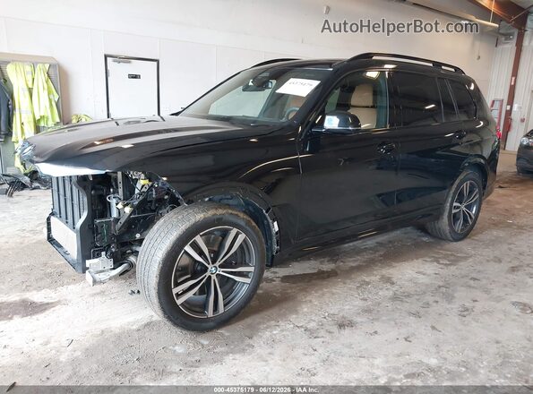 5UX23EM05T9330609 2026 BMW X7 Black Front left