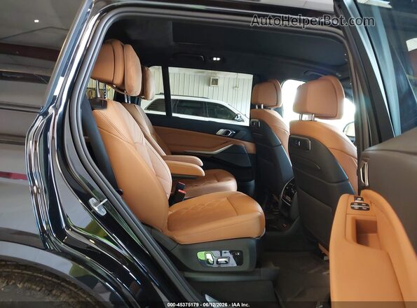 5UX23EM05T9330609 2026 BMW X7 Black VIN sticker view