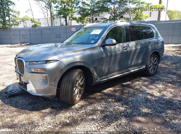 5UX23EM06T9402465 2026 BMW X7 Silver Przód lewy