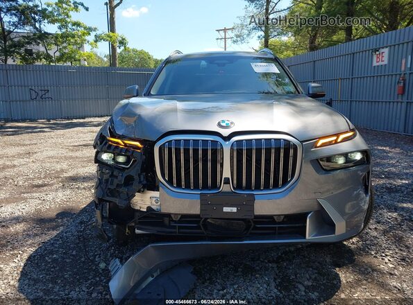 5UX23EM06T9402465 2026 BMW X7 Silver Widok deski rozdzielczej