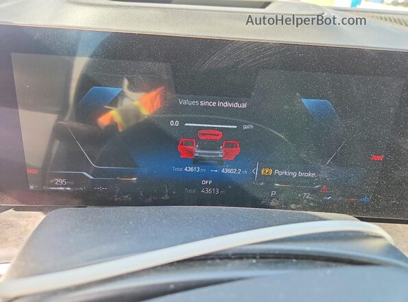 5UX23EM07P9P76086 2023 BMW X7 Silver Widok zestawu wskaźników