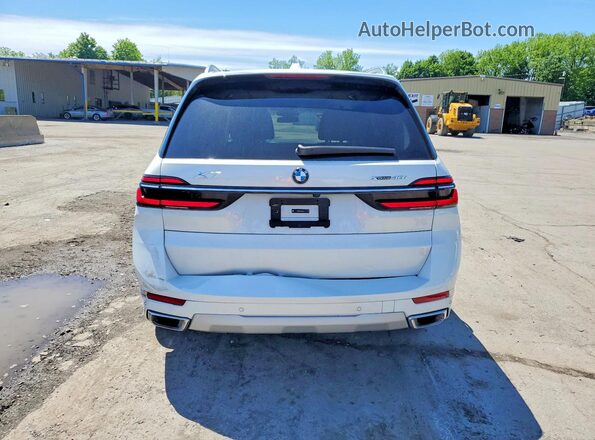 5UX23EM07S9Z65653 2025 BMW X7 White Հետևի տեսք