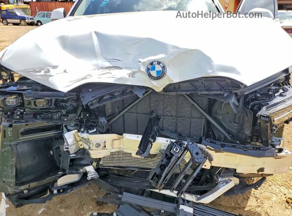 5UX23EM08S9X21557 2025 BMW X7 White Շարժիչի բաժամունքի տեսք