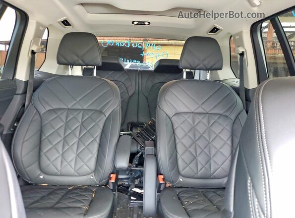 5UX23EM08S9X21557 2025 BMW X7 White Հետևի նստատեղերի տեսք