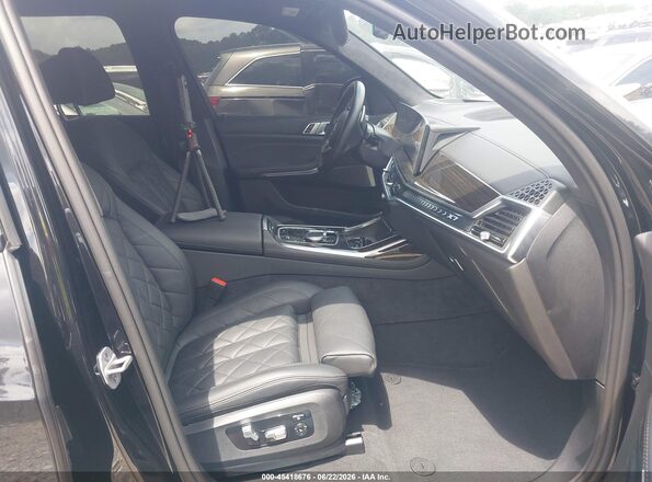 5UX23EM09R9U44119 2024 BMW X7 Black Widok wnętrza z przodu