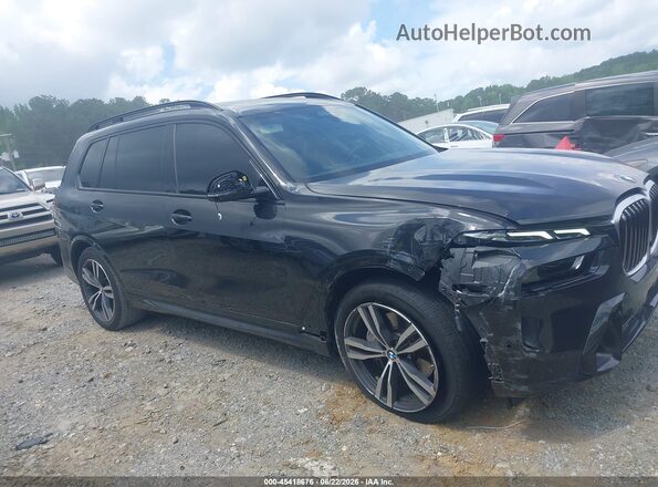 5UX23EM09R9U44119 2024 BMW X7 Black Widok wnętrza z tyłu