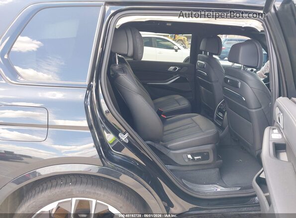 5UX23EM09R9V96627 2024 BMW X7 Black Widok naklejki z numerem VIN