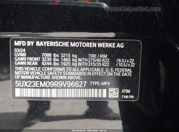 5UX23EM09R9V96627 2024 BMW X7 Black Widok komory silnika