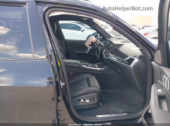5UX23EM09R9V96627 2024 BMW X7 Black Widok wnętrza z przodu