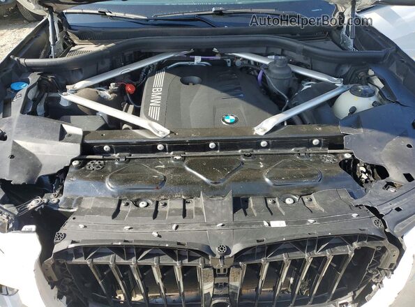 5UX23EM09S9W48991 2025 BMW X7 White Widok komory silnika