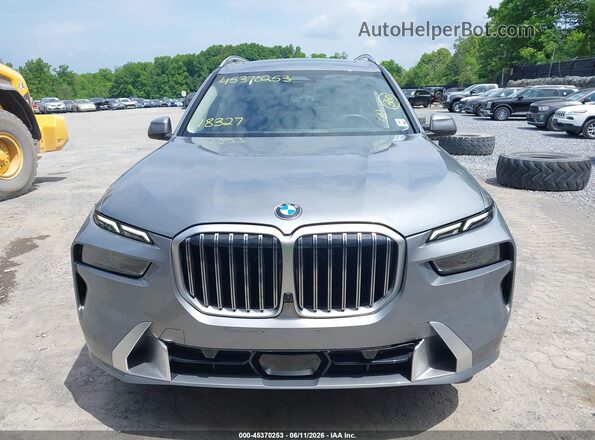 5UX23EM09T9074121 2026 BMW X7 Gray Vista del cuadro de instrumentos