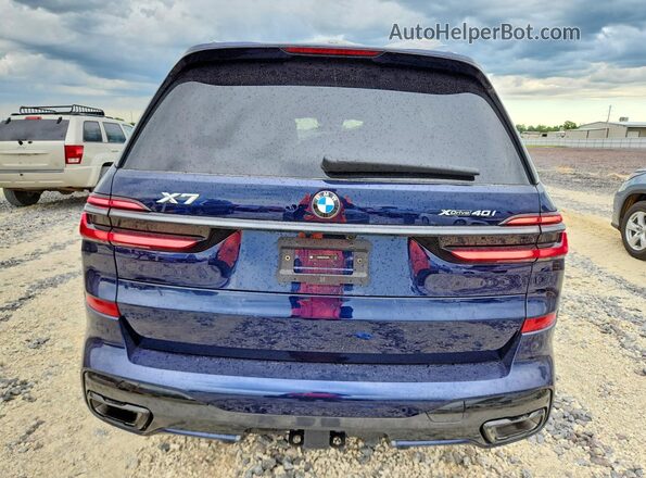 5UX23EM09T9146953 2026 BMW X7 Blue Вид ззаду