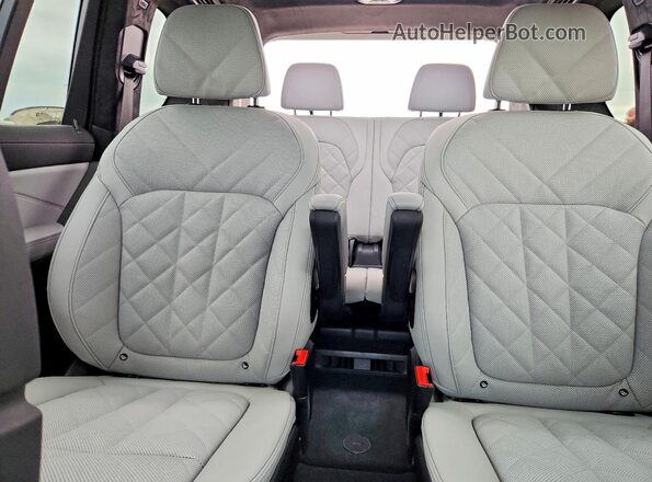 5UX23EM09T9146953 2026 BMW X7 Blue Вид задніх сидінь