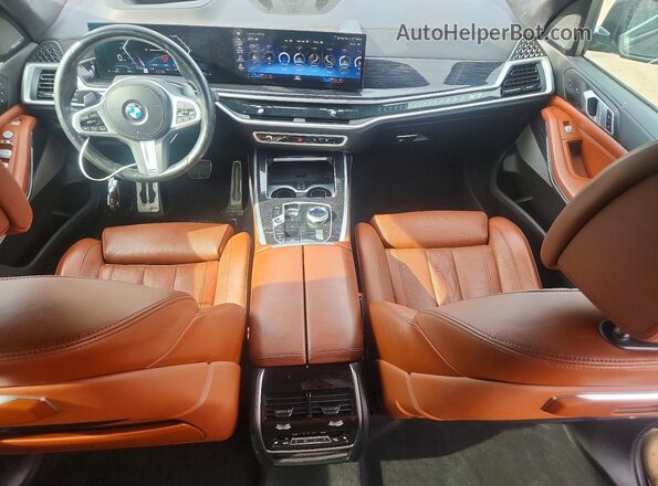 5UX23EM0XP9P90399 2023 BMW X7 Black Widok deski rozdzielczej