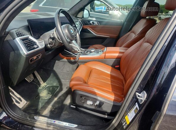 5UX23EM0XP9P90399 2023 BMW X7 Black Widok wnętrza z przodu