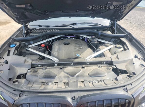5UX23EM0XP9P90399 2023 BMW X7 Black Widok komory silnika