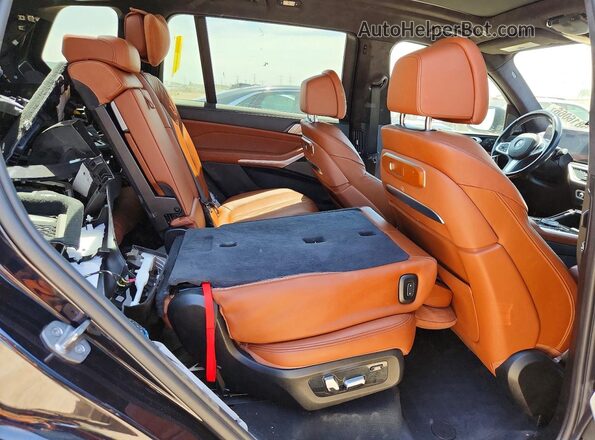 5UX23EM0XR9S57309 2024 BMW X7 Синий Вид задних сидений