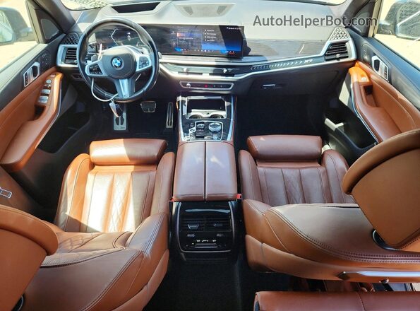 5UX23EM0XR9S57309 2024 BMW X7 Синий Вид панели приборов