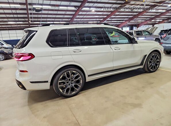 5UX23EM0XR9S58315 2024 BMW X7 White Задня права чверть