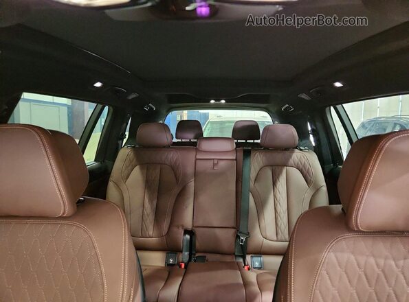 5UX23EM0XR9S58315 2024 BMW X7 White Вид задніх сидінь